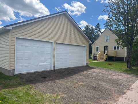 1304 KUINVINEN ST, Wakefield, MI 49968