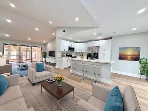 6953 Barbarossa St, Boca Raton, FL 33433