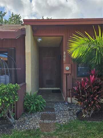 472 SE 11th Ter, Dania Beach, FL 33004