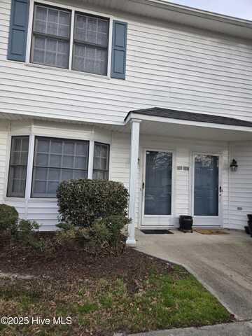 3809 Sterling Pointe Drive, Winterville, NC 28590