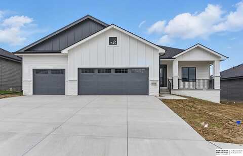 8218 N 167th Avenue, Bennington, NE 68007