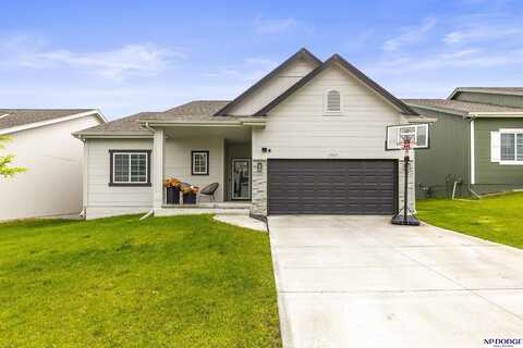 7717 N 108th Street, Omaha, NE 68142