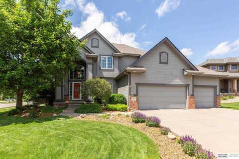 15210 Craig Circle, Bennington, NE 68007