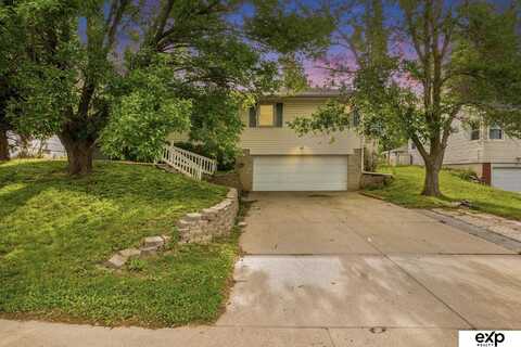 813 Janes View Street, Papillion, NE 68046