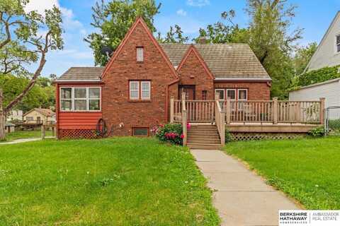 5101 Maple Street, Omaha, NE 68104