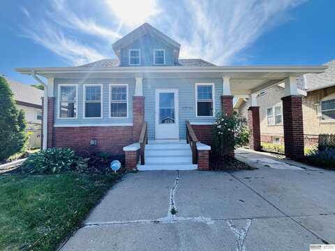 6916 N 24th Street, Omaha, NE 68112