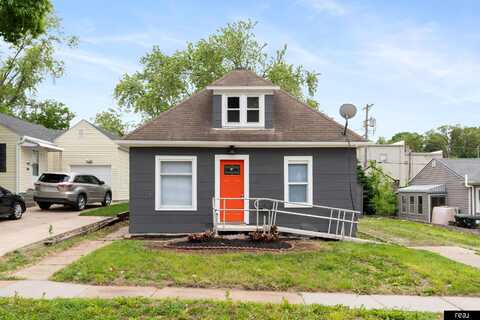 6935 Binney Street, Omaha, NE 68104