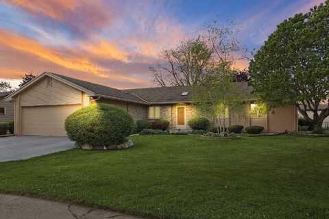 8124 W Imperial Dr, Franklin, WI 53132