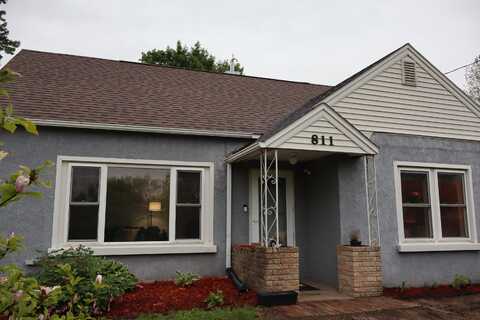 811 Spruce Dr, La Crescent, MN 55947