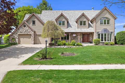 3028 Kisdon Hill Dr, Waukesha, WI 53188