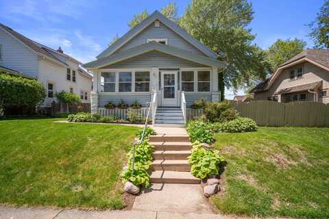 1557 S 78th St, West Allis, WI 53214
