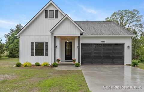 11979 13 Mile Road NE, Greenville, MI 48838