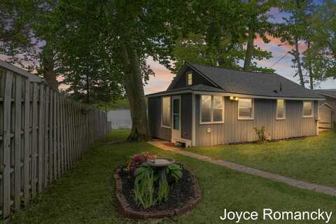 161 Beechwood Drive SW, Stanton, MI 48888