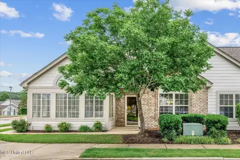 8761 Parkview Oaks Circle, Olive Branch, MS 38654