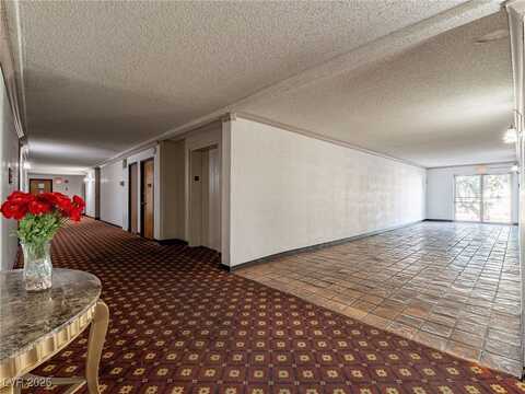 725 N Royal Crest Circle, Las Vegas, NV 89169