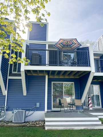 261 Black River Street, South Haven, MI 49090