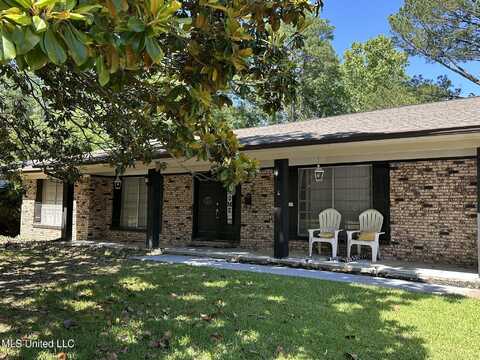 1052 Briarfield Road, Jackson, MS 39211