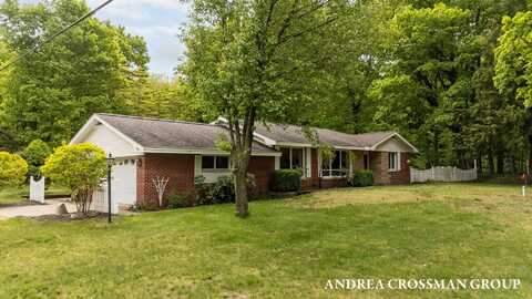 2095 Lakeshore Drive, Fennville, MI 49408