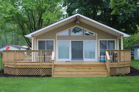 10735 Channel Dr. Lane, Addison, MI 49220