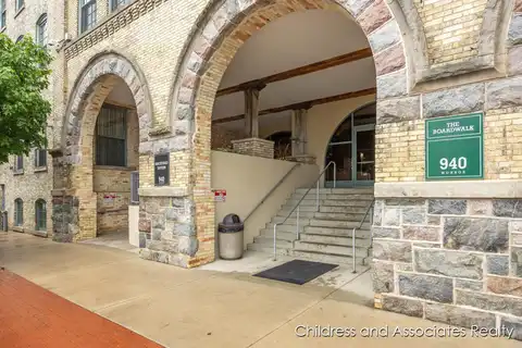 940 Monroe Avenue NW, Grand Rapids, MI 49503