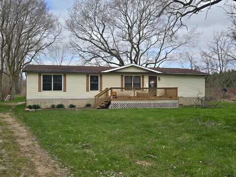 6201 N Lakeshore Road, Deckerville, MI 48427