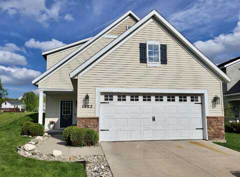 1382 Highland Hill, Lowell, MI 49331