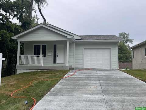 2273 N 38th Avenue, Omaha, NE 68111