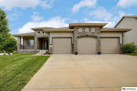 11051 Edgewater Drive, Papillion, NE 68046