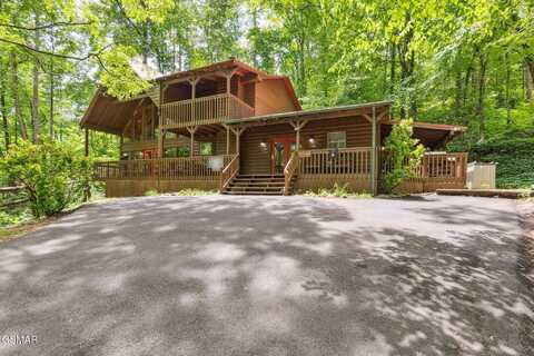 2112 Redmond Way, Sevierville, TN 37876