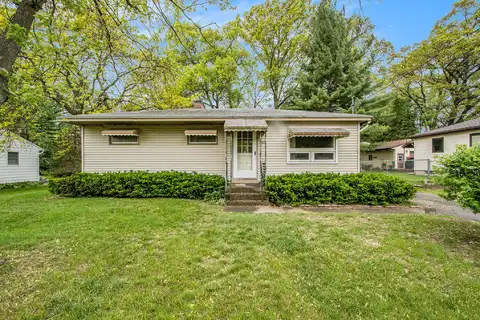 1421 Brookmark Street SE, Grand Rapids, MI 49508