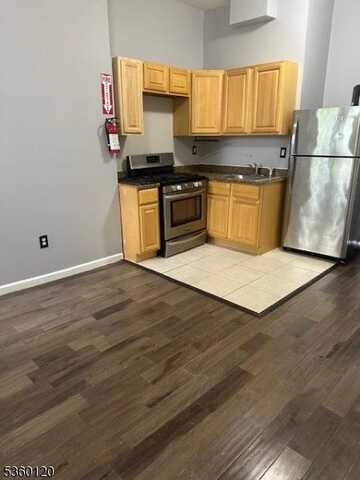 108 Peabody Pl, Newark, NJ 07104