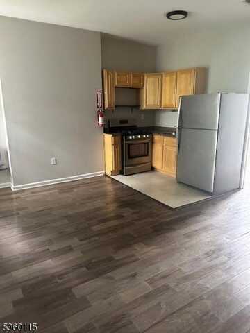 108 Peabody Pl, Newark, NJ 07104