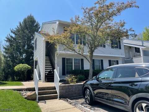 178 Milkweed Ct, Readington, NJ 08887