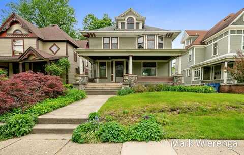 522 Paris Avenue SE, Grand Rapids, MI 49503