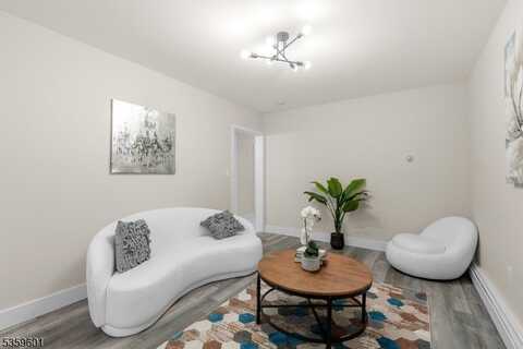 102 Oxford St, Paterson, NJ 07522