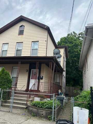 82 Godwin Ave, Paterson, NJ 07501
