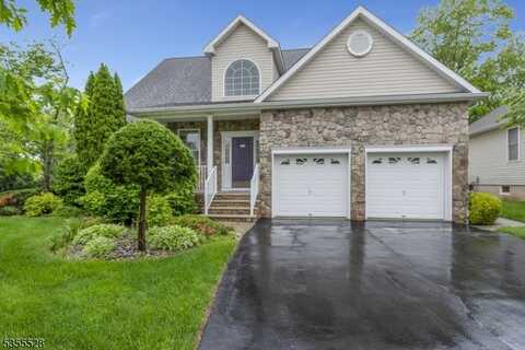 9 Apgar Ct, Raritan, NJ 08822
