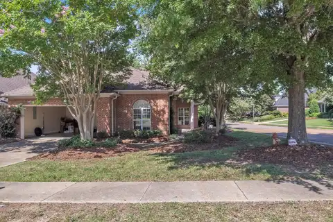 141 Dover Ct, Starkville, MS 39759