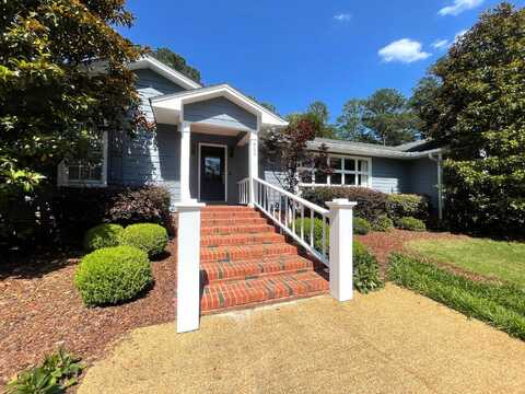 822 Pine Circle, Starkville, MS 39759