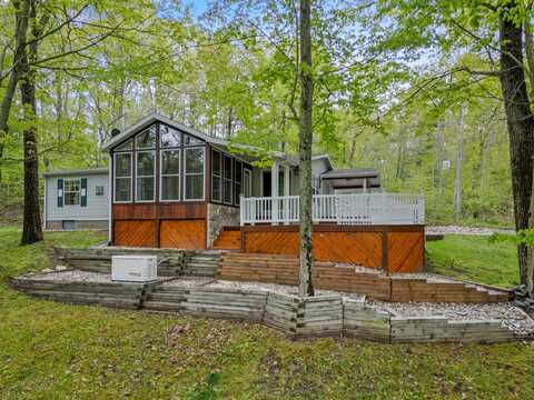 10076 11 Mile Road, Mecosta, MI 49332