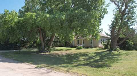 226 240th Ave, Hays, KS 67601
