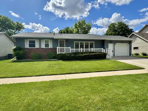1405 Arizona Ave SW, Huron, SD 57350