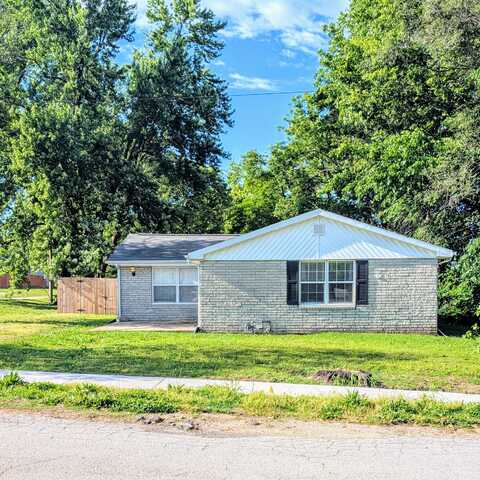204 E College Street, Walnut Grove, MO 65770
