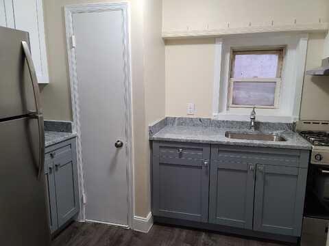 242 WESTMINSTER PL, Lodi, NJ 07644