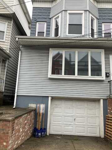 124 WEST 27TH ST, Bayonne, NJ 07002