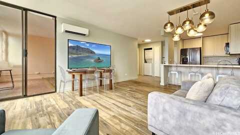 2752 Kaaha Street, Honolulu, HI 96826