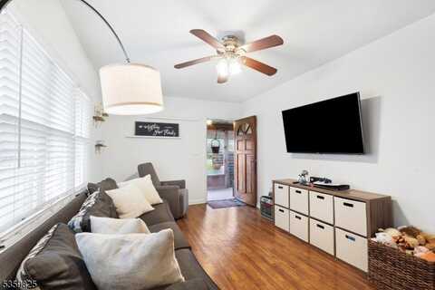 2903 Grasselli Ave, Linden, NJ 07036