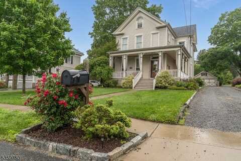 9 Maple St, Lebanon, NJ 08833