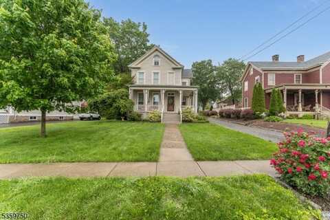 9 Maple St, Lebanon, NJ 08833