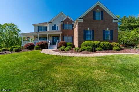 17 Isaac Graham Rd, Readington, NJ 08822